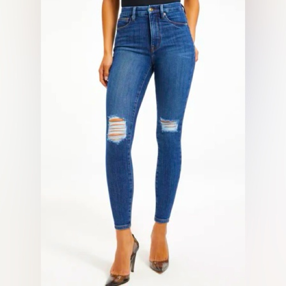 Good American “Good Waist Crop” style in indigo blue. Size 6/.